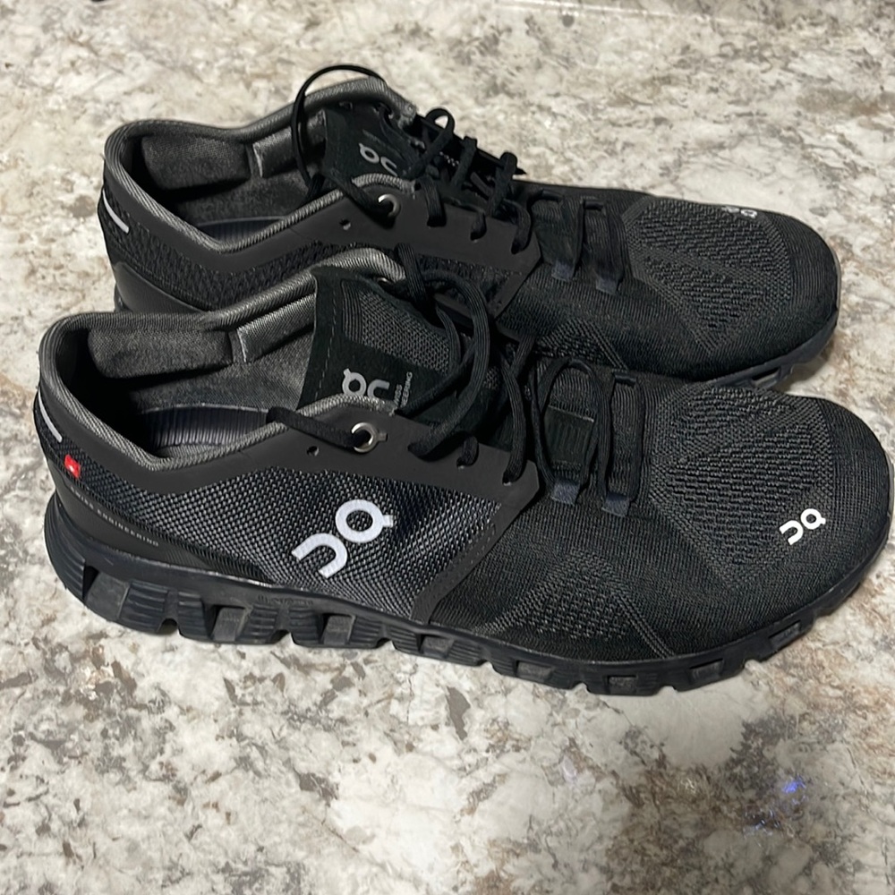 Cloud X - Men’s 10.5 - Like New